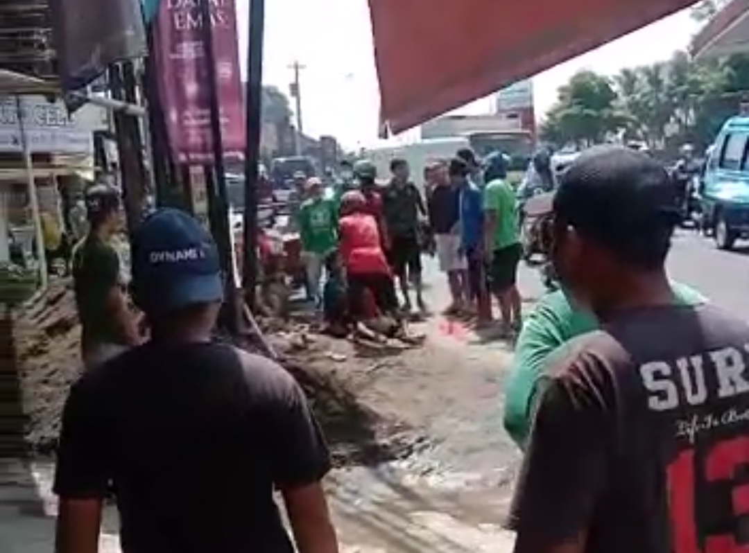 4 Pekerja di Purwokerto Kesetrum Listrik, Terpental dan Terkapar, Dilarikan ke Rumah Sakit