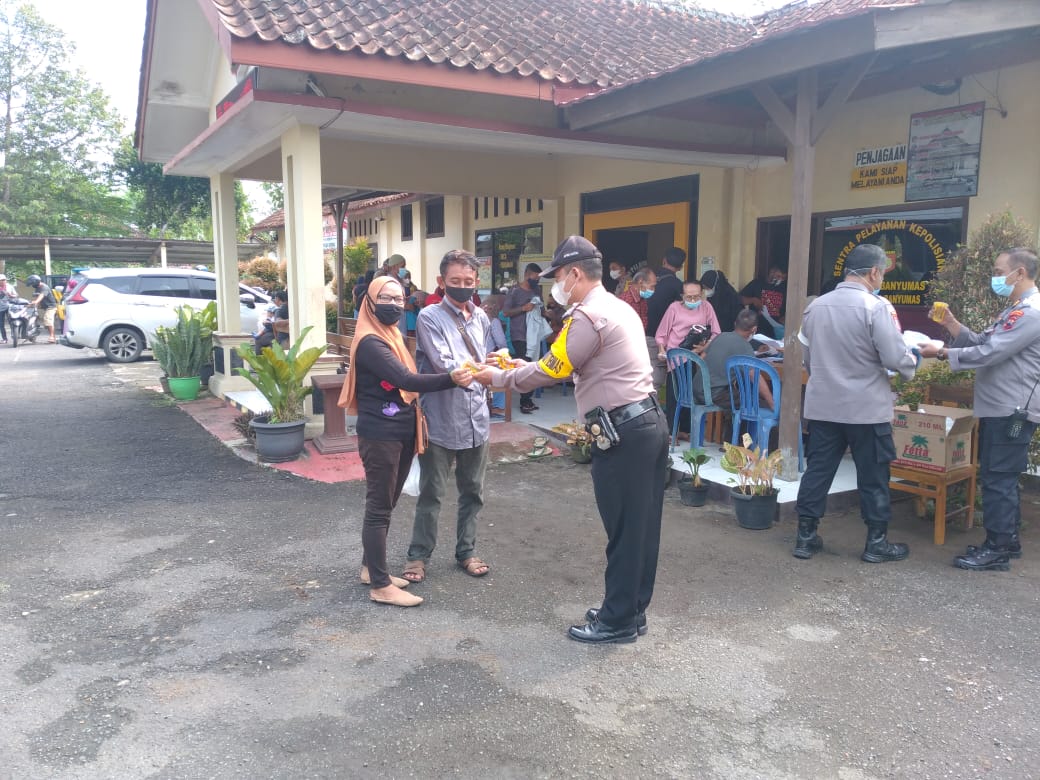 Vaksin Covid-19, Bonus Minyak Goreng