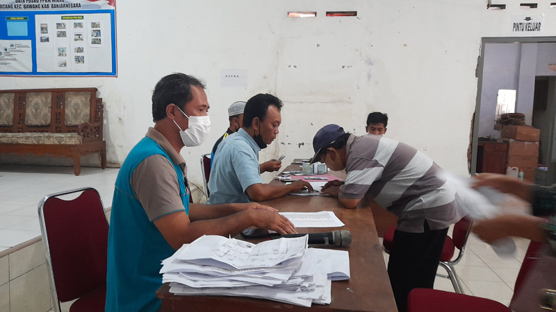 Warga Terdampak di Banjarnegara Covid Terima BLT