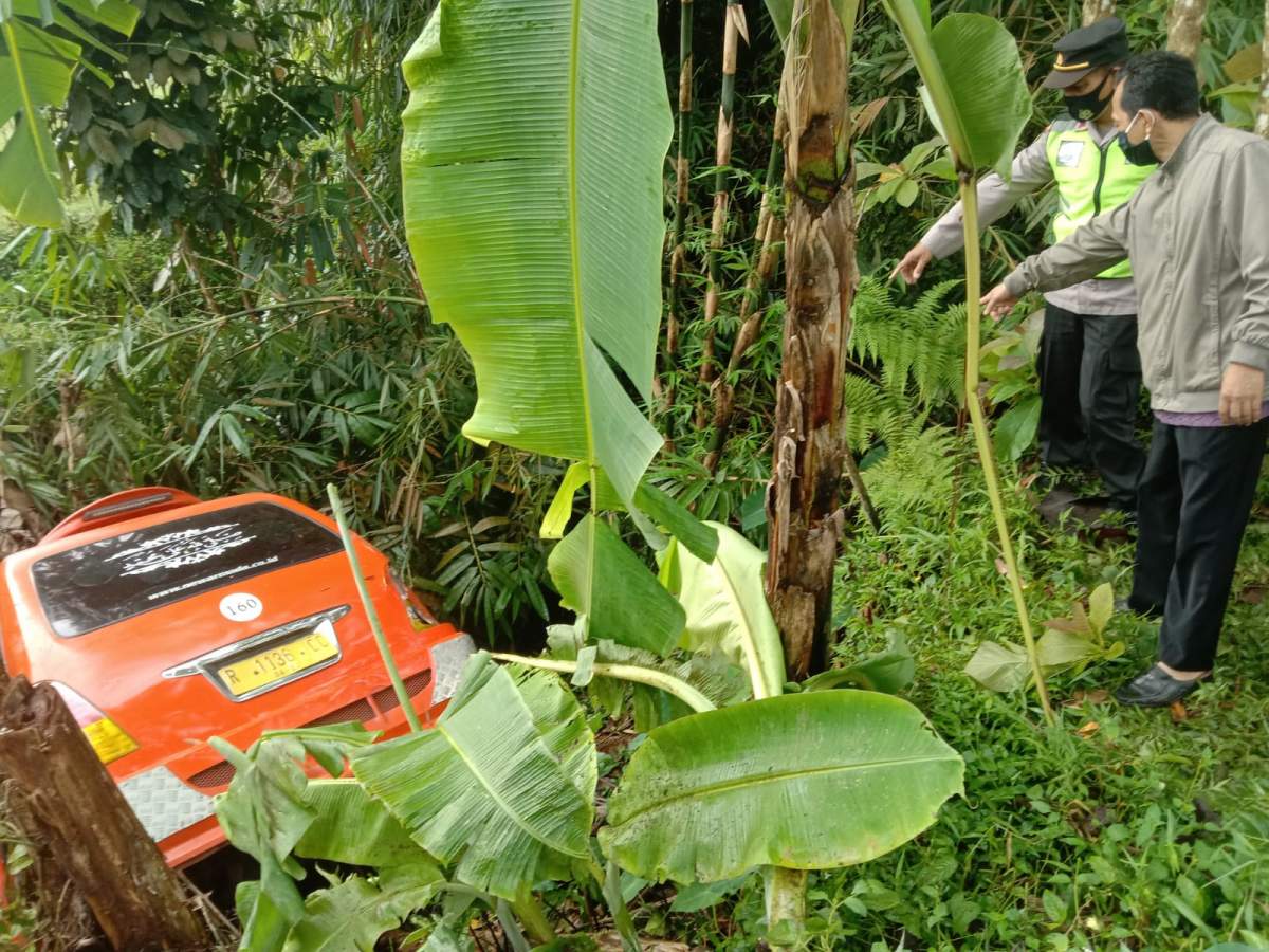 Innalillahi, Angkudes Terjun ke Sungai di Kutasari Purbalingga