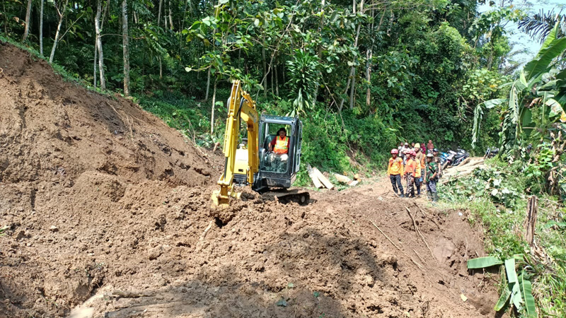 Ratusan Warga Desa Kutabima Cilacap Mengungsi, Bencana Masih Mengintai