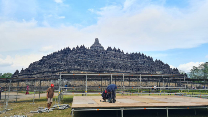 Hanya Biksu yang Diperbolehkan Naik Candi, Waisak Dipusatkan di Candi Borobudur