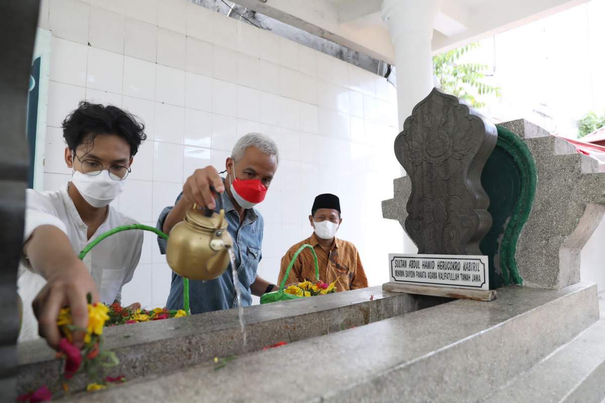 Tiba Di Makassar Ganjar Langsung Ziarah Makam Pangeran Diponegoro