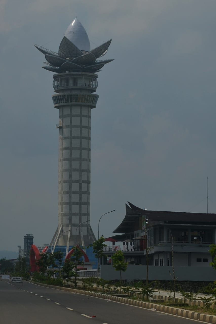 Waduh, Lift Menara Pandang Purwokerto Macet, Pengunjung Panik, Kini Kecewa Karena Tak Beroperasi