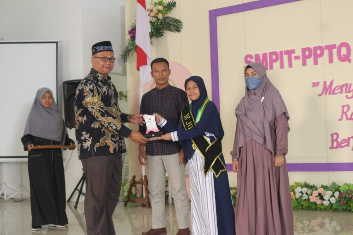 Akhirussanah Angkatan 6 SMPIT-PPTQ Harapan Ummat Purbalingga Berlangsung Khidmat