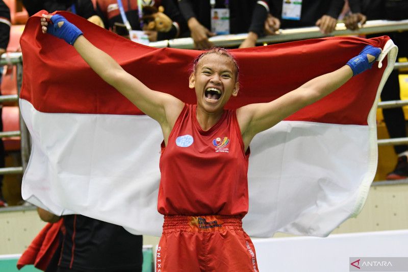 Atlet Kickboxing Putri Indonesia Amanda La Loupatty Tambah Medali Emas