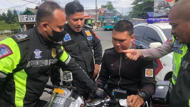 Mahasiswa Nyamar Jadi Polisi Gadungan