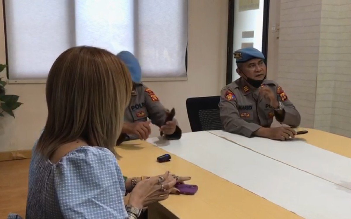 Lilis, Janda Cantik Menangis di Depan Propam, Adukan Soal Nikah Siri dengan Bripda IN