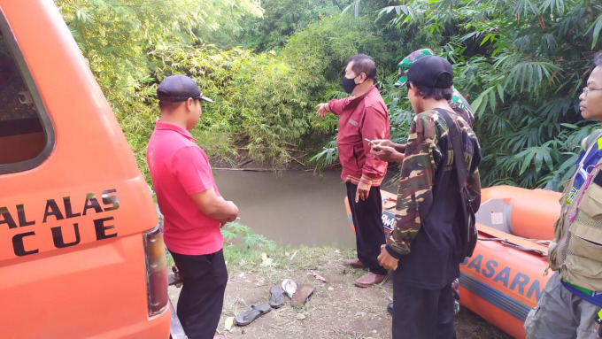 Jasad Lansia Ditemukan Mengapung di Sungai