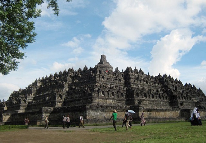 Pengunjung Dibatasi, Lantai Candi Borobudur Tergerus 0,175 Cm Per Tahun