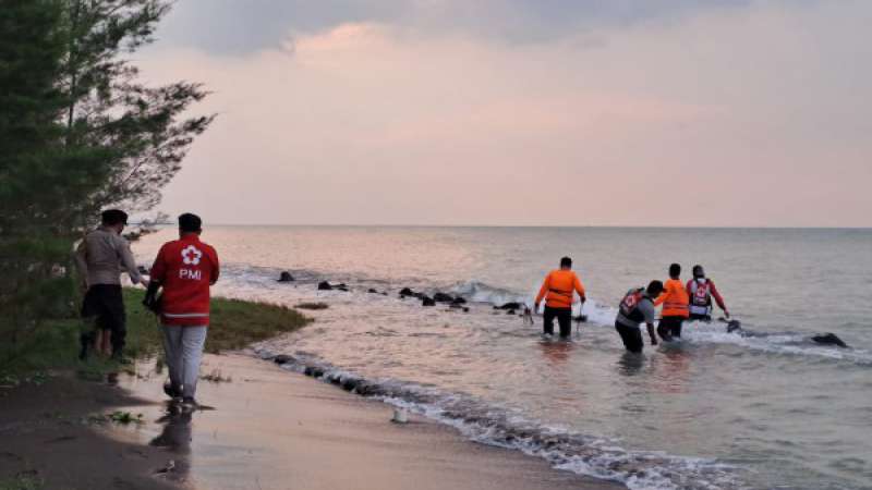 Mandi di Laut, Dua Remaja Malah Tenggelam