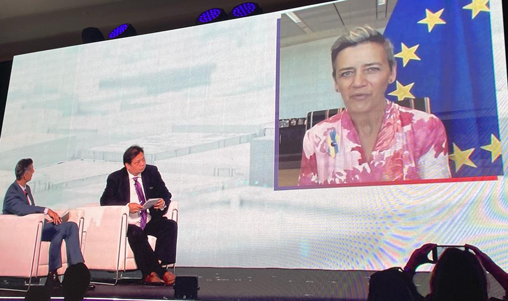 Airlangga Menjadi Panelis dalam ATxSummit di Singapura, Tegaskan Peran Kunci Inovasi Digital untuk Pertumbuhan