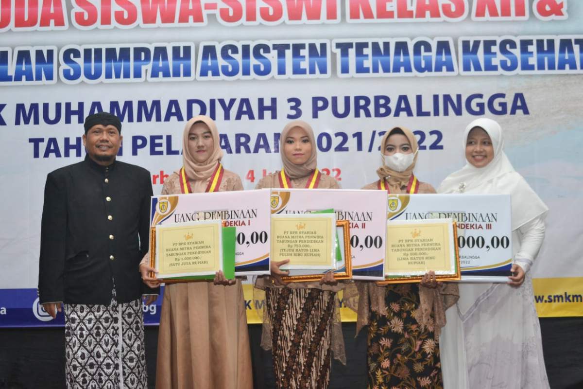 Wisuda SMK Muhammadiyah 3 Purbalingga  Penuh Kejutan