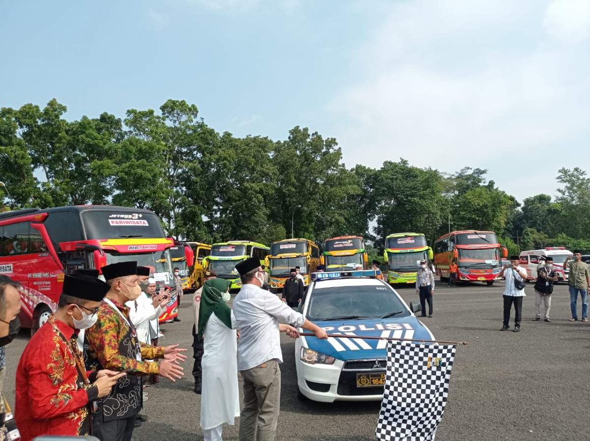 365 Calon Jamaah Haji Banyumas Berangkat, Bupati Husein: Semoga Mabrur dan Marburah