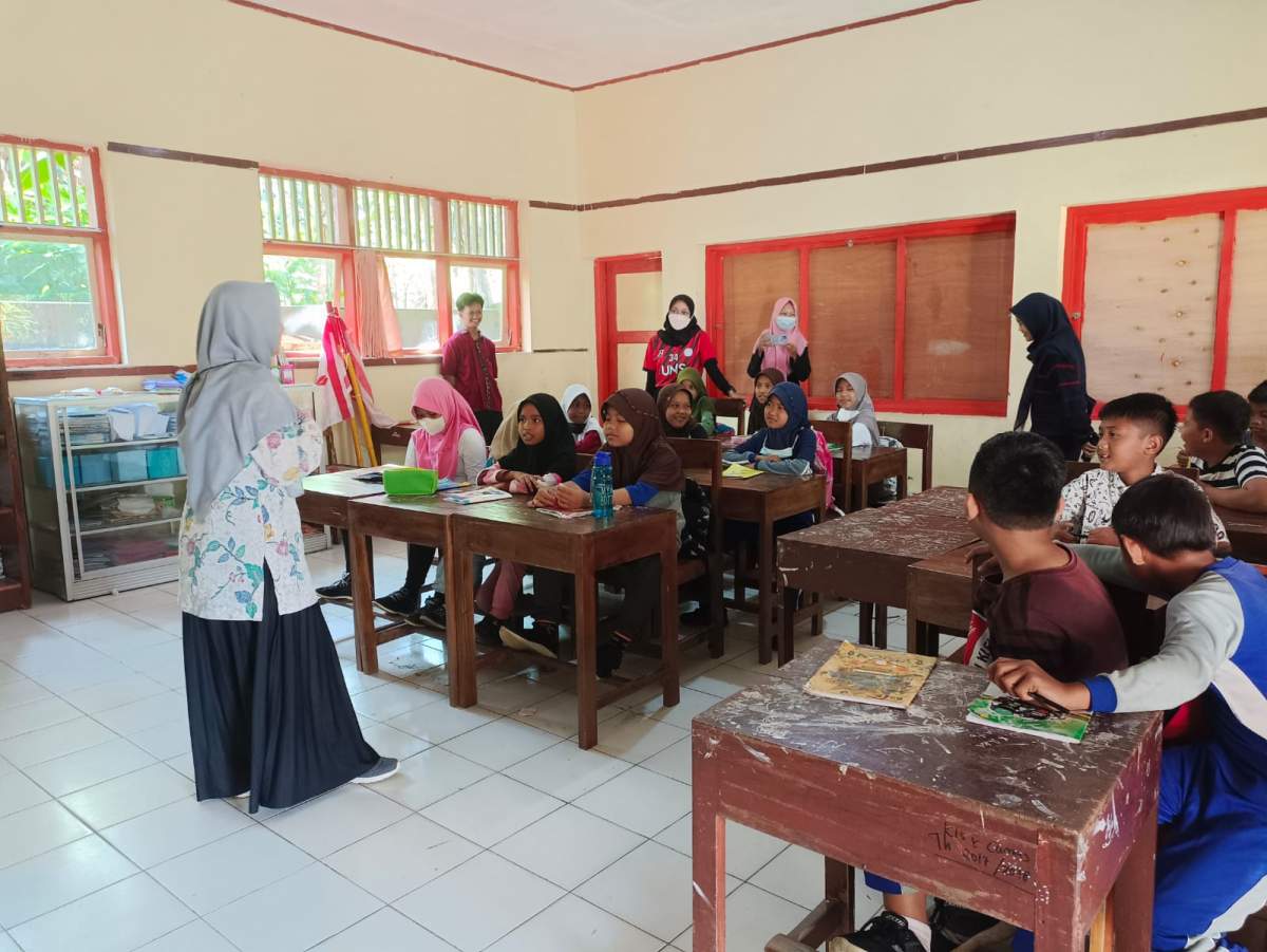 Siswa SDN Cibangkong Belajar Aplikasi Kepramukaan Bersama Universitas Amikom Purwokerto