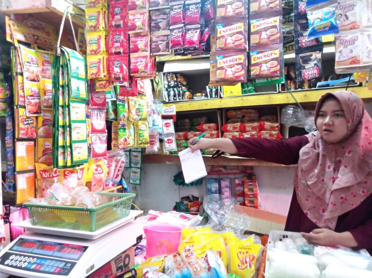 Kata Pedagang Pasar Manis: Terlalu Ribet Beli Minyak Goreng dengan PeduliLindungi atau NIK
