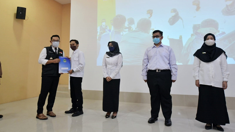 Ridwan Kamil Serahkan SK P3K Tahap 1 untuk 5.767 Guru