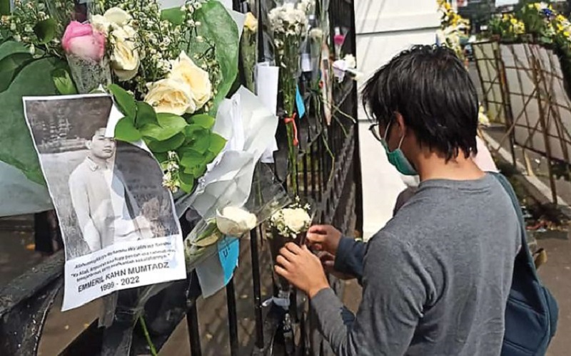 Emil: Kami Tenang Sekarang,  Minggu Pulang ke Indonesia, Senin Dimakamkan