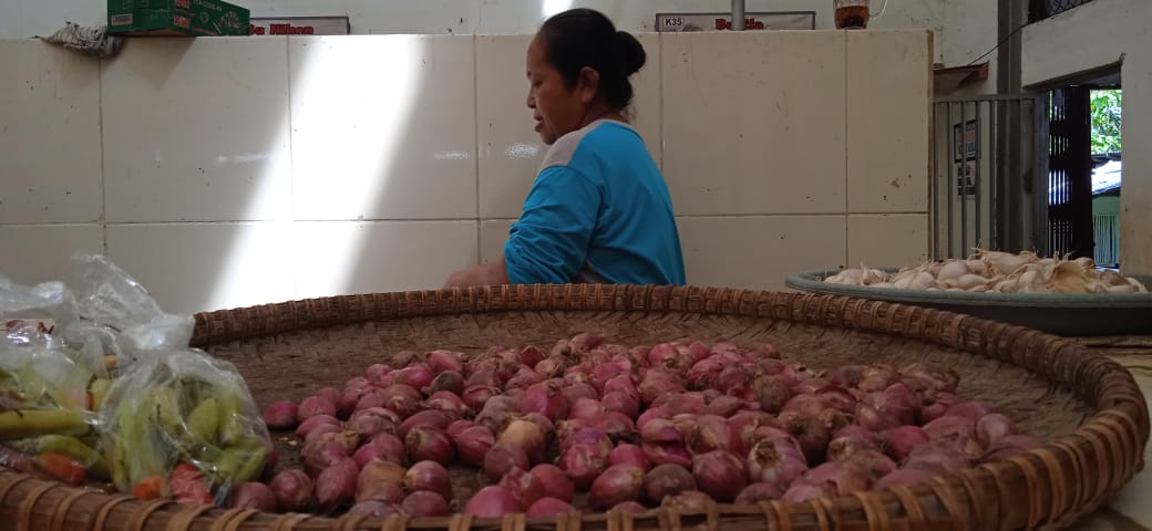 Giliran Harga Bawang Melonjak di Pasar Sumpiuh, Harga Cabai Rawit Belum Turun Masih Rp 90 Ribu