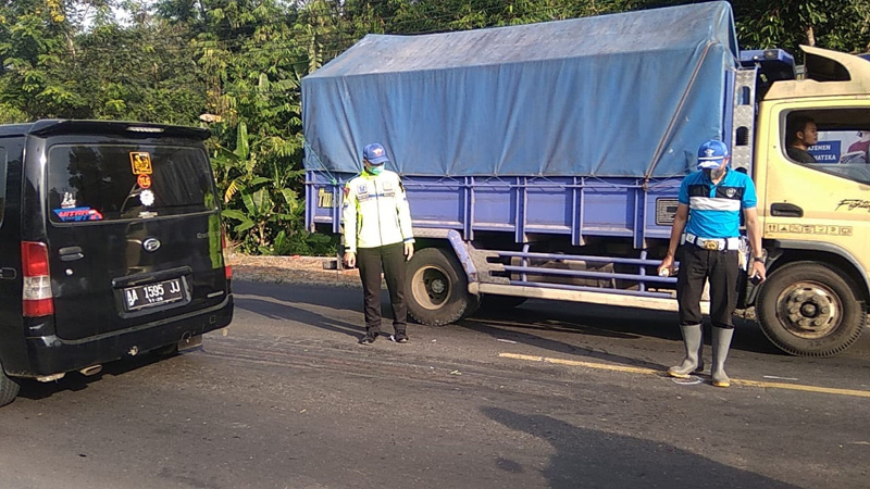 Nyalip, Ibu dan Anak Terlindas Tronton di Ruas Jalan Alasmalang