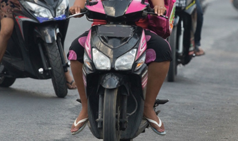 PKS Protes, Terkait Kabar Pemotor Pakai Sandal Jepit Akan Ditilang