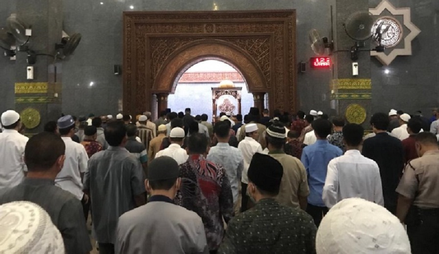 2.500 Jamaah Ikuti Shalat Ghaib untuk Eril, Anak Ridwan Kamil di Masjid At Taqwa Kota Cirebon