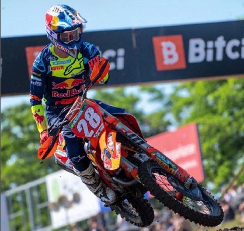 Crosser Tom Vialle Juara di Kelas MX2