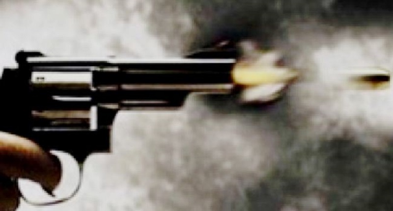 Seorang Wanita Diduga Terkena Peluru Nyasar