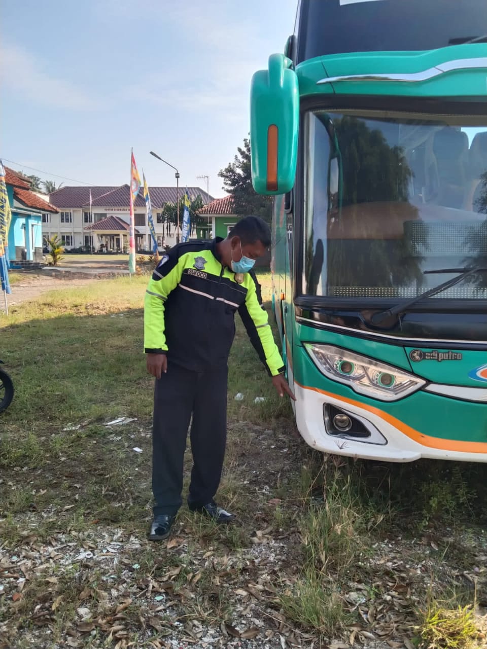 Petugas Lapas Nusakambangan Cilacap Meninggal Usai Tertabrak Bus di Jalan Raya Tambak – Sumpiuh