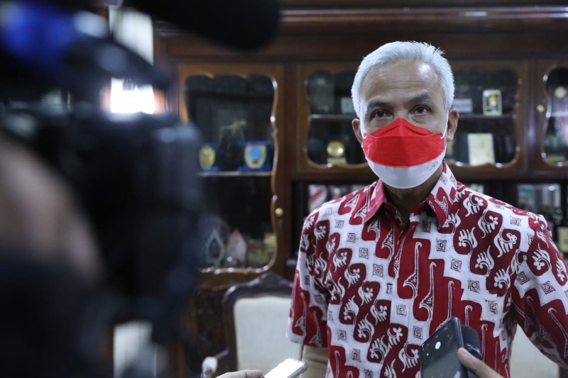 Jokowi Imbau Bermasker di Luar Ruangan, Ganjar: Tidak Berat dan Tak Perlu Diprotes