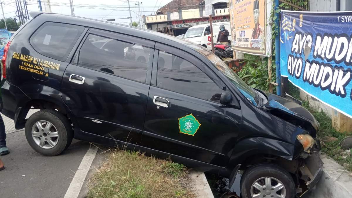 Kecelakaan Mobil dan Sepeda Motor di Jalan Gerilya Purwokerto Selatan, Begini Kronologinya