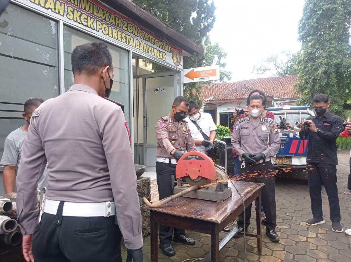 Kena Razia, 800 Knalpot Brong di Banyumas Dimusnahkan Polresta Banyumas