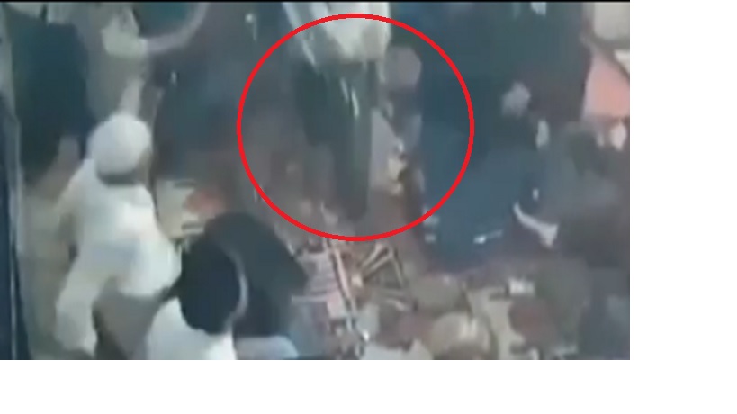 Viral, Pemotor Mabuk Lindas Makanan di Acara Tahlilan