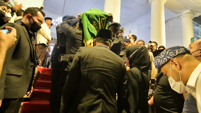 KSAD Dudung Sampaikan Belasungkawa kepada Ridwan Kamil di Gedung Pakuan