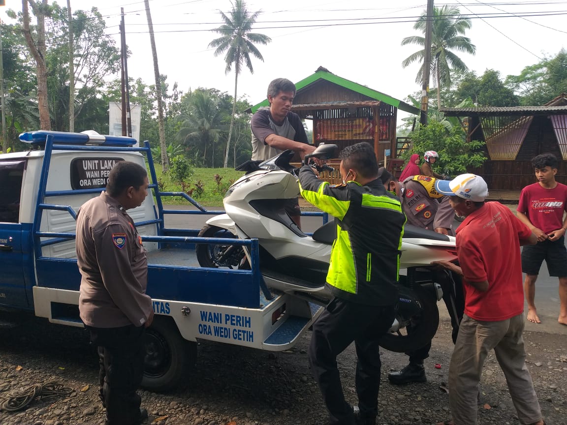 Pejalan Kaki Meninggal Dunia Tertabrak Dua Sepeda Motor Berbeda di Pengadegan