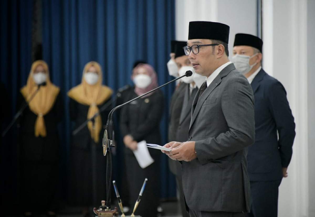 Penyederhanaan Birokrasi: Ridwan Kamil Lantik 864 PNS Dalam Jabatan ...