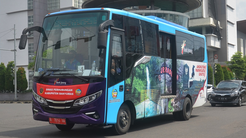 Beroperasi Tiap Akhir Pekan, Pengguna Bus Pariwisata Bisa Booking Melalui Aplikasi