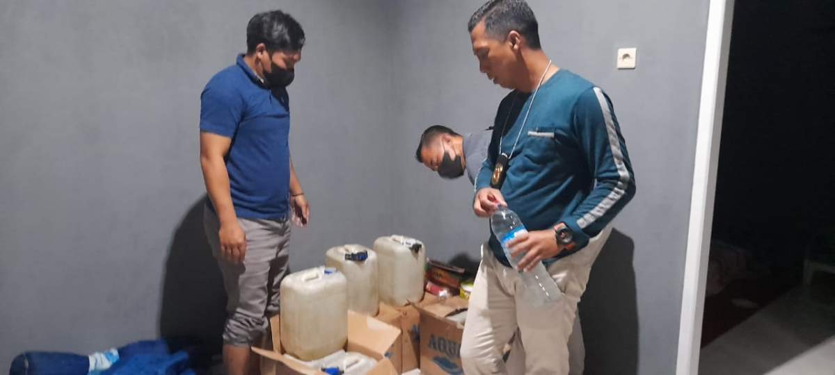 Satpol PP Sita 200 Liter Ciu di Krandegan Banjarnegara