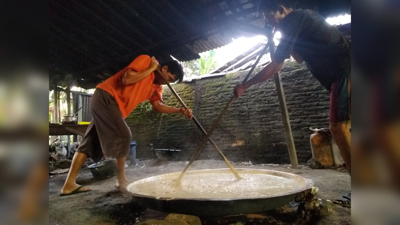 Perajin Jenang Desa Pesantren Kebanjiran Order untuk Hajatan