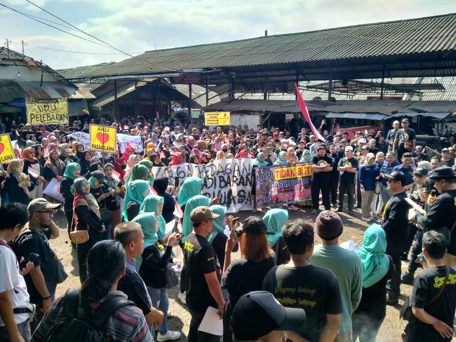 Pedagang yang Tergabung Paguyuban Ajimasjaya Menolak Perluasan Pasar Ajibarang