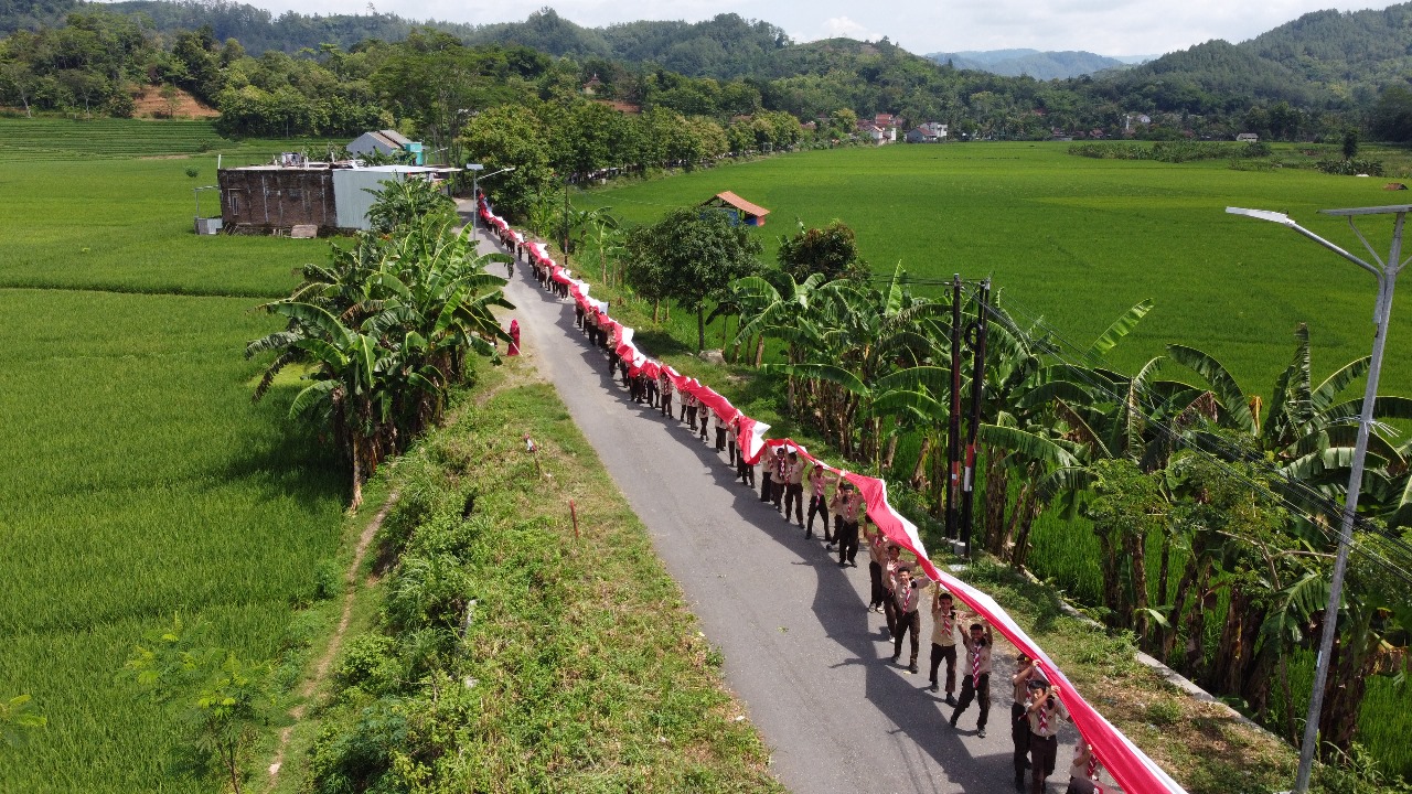 Merah Putih 1.001 meter Warnai Kebumen