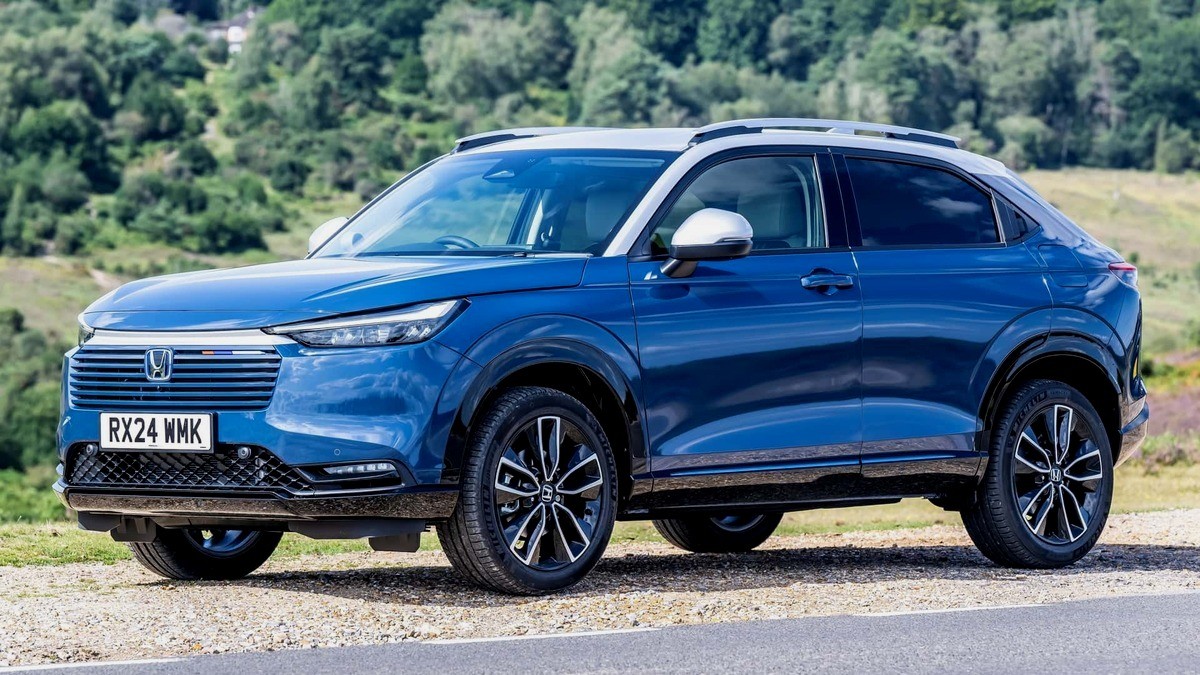 Review Mobil HR-V 2025: Kinerja, Fitur, dan Harga