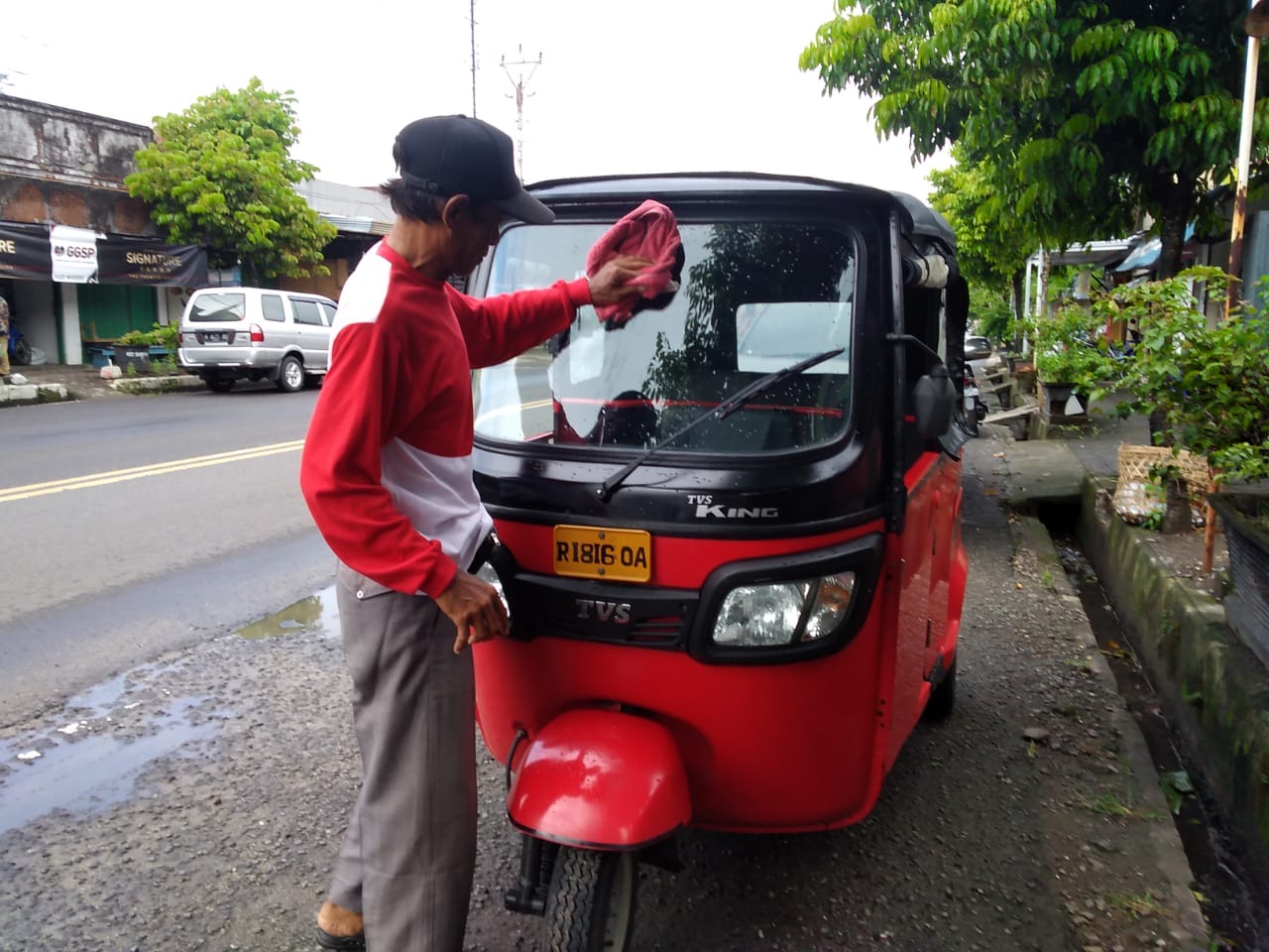  Bajai Merah 'Trans Sumpiuh'  Mengaspal