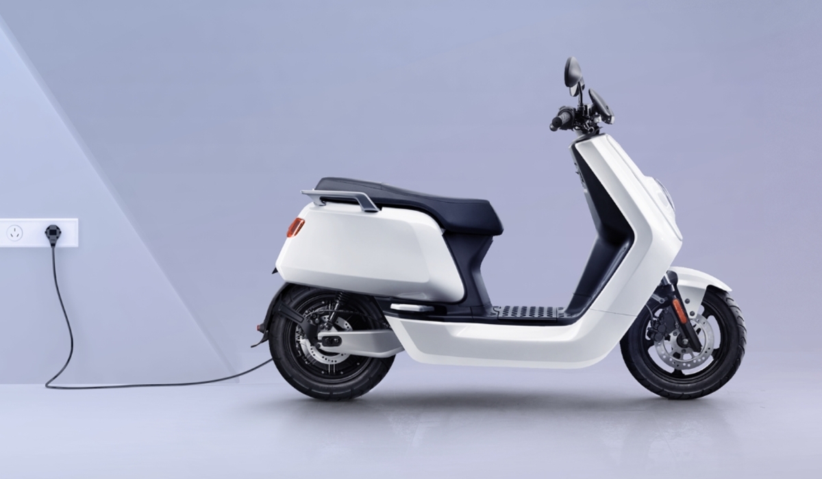 Motor Murah Selis E-Max dengan Desain Stylish dan Minimalis