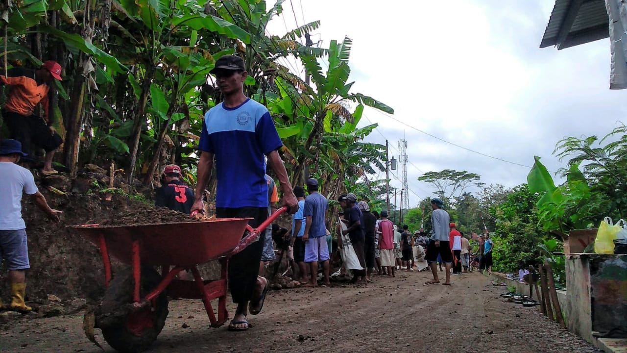  Pelebaran Jalan Kabupaten, Warga Buniayu Swadaya