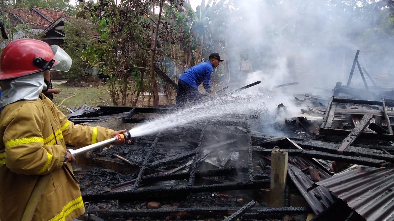 Rebus Ubi Jalar Rumah Terbakar, Kerugian Berkisar Rp 35 Juta