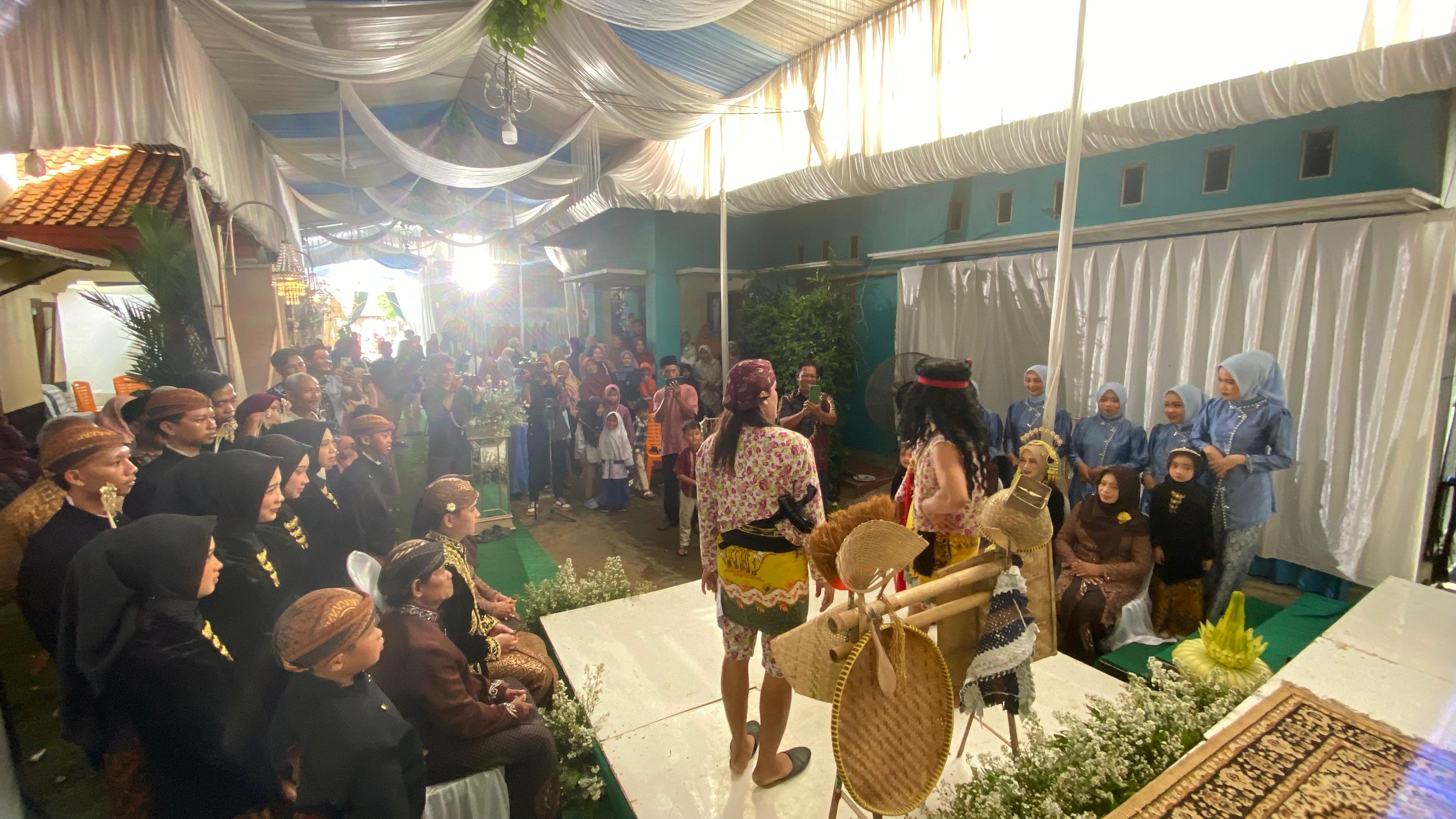 Tradisi Begalan Banyumasan: Petuah dalam Tawa di Balik Sakralnya Pernikahan