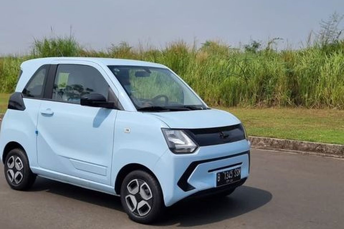 Bersaing Harga dengan Wuling Air EV, Simak Keunggulan DFSK Mini EV 2025!