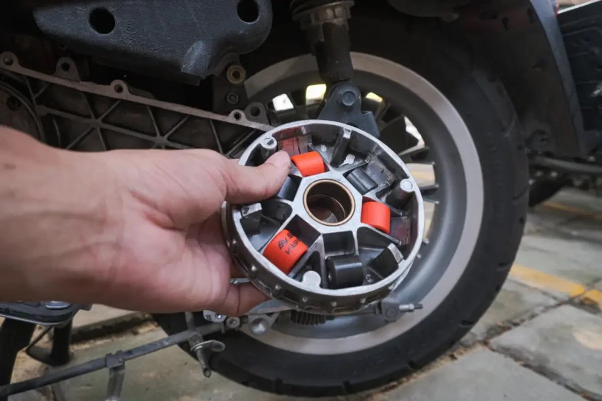 Lebih dari Sekedar Pengatur Akselerasi, Inilah 5 Fungsi Lain dari Roller CVT Motor Matic