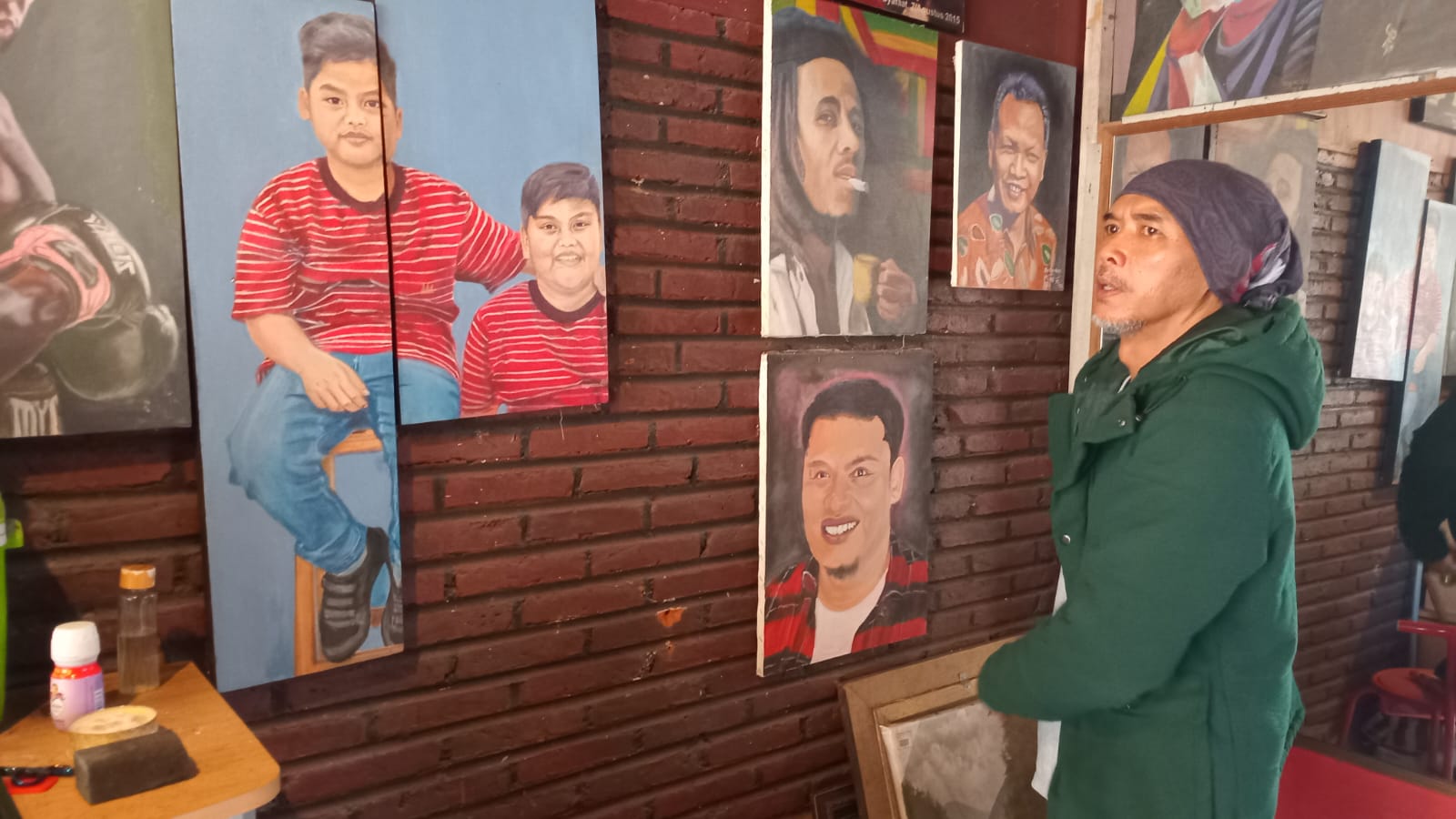 Mengenal Perpaduan Galeri Lukisan, Barber, dan Coffee Shop Sugeng Riyadi